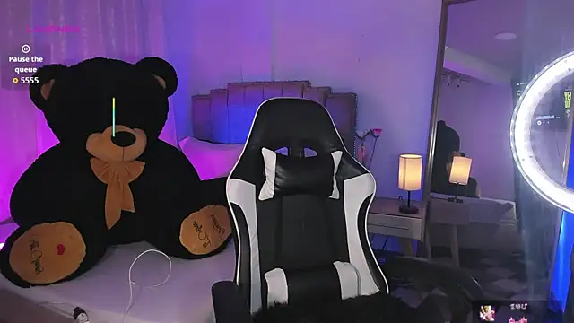 Snapshot of alexia_mattel chatting on September 11, 8:58 am alexia mattel online show from September 11, 8:58 am