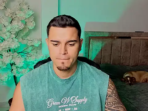 Axel Big cock online show from July 4, 9:54 pm