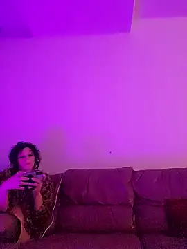 Snapshot of longthicknslick chatting on December 8, 2:07 am longthicknslick online show from December 8, 2:07 am