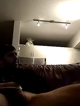 Snapshot of longthicknslick chatting on December 12, 9:30 am longthicknslick online show from December 12, 9:30 am