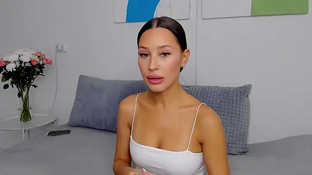 Snapshot of SelenaRousey chatting on October 11, 7:40 am SelenaRousey online show from October 11, 7:40 am