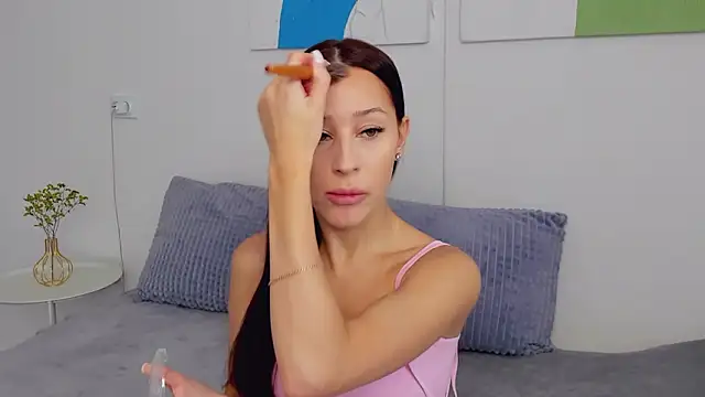 Snapshot of SelenaRousey chatting on February 12, 6:52 am SelenaRousey online show from February 12, 6:52 am