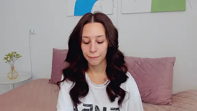 Snapshot of SelenaRousey chatting on February 26, 7:40 am SelenaRousey online show from February 26, 7:40 am