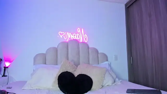 NaomiAsha online show from February 23, 8:17 pm