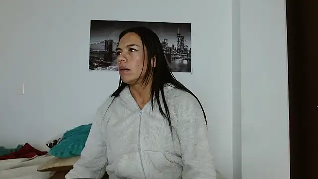 Snapshot of chicafitcaliente chatting on October 23, 2:11 am chicafitcaliente online show from October 23, 2:11 am