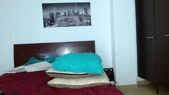 Snapshot of chicafitcaliente chatting on November 19, 12:10 am chicafitcaliente online show from November 19, 12:10 am