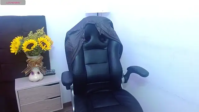 AlexandraJones  online show from October 27, 10:19 am