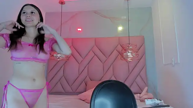 Snapshot of AngelaaCute_ chatting on May 10, 12:10 pm AngelaaCute online show from May 10, 12:10 pm
