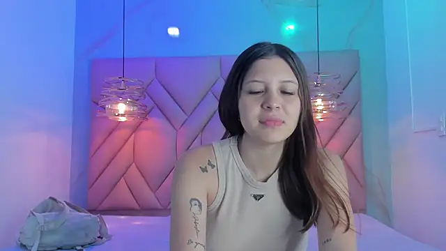 Snapshot of AngelaaCute_ chatting on June 12, 12:15 pm AngelaaCute online show from June 12, 12:15 pm