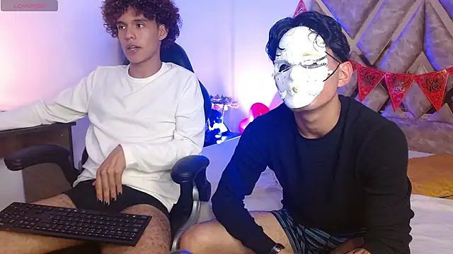 Snapshot of nickolas_moon chatting on February 18, 12:04 am nickolas moon online show from February 18, 12:04 am