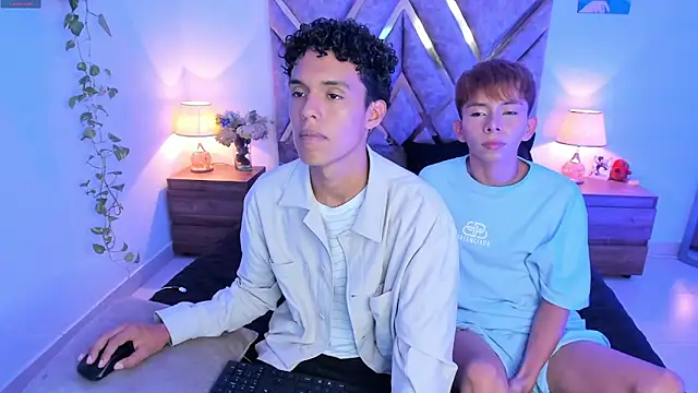 Snapshot of nickolas_moon chatting on November 5, 6:52 pm nickolas moon online show from November 5, 6:52 pm