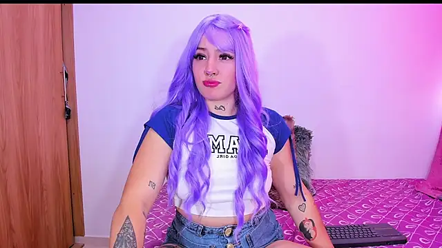 annika taylor online show from December 11, 8:07 pm