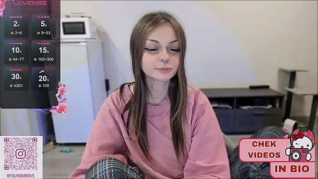 Snapshot of shy_melony chatting on March 4, 10:24 am shy melony online show from March 4, 10:24 am