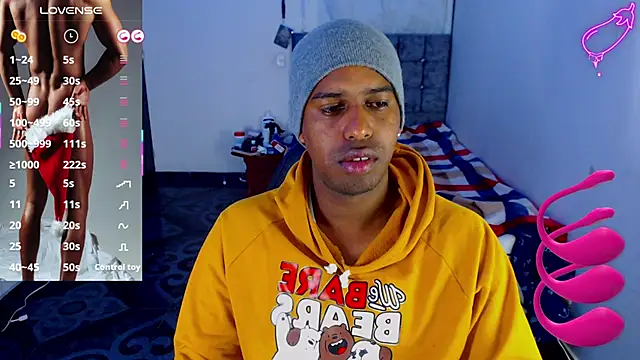 Snapshot of mrjhon26 chatting on November 7, 12:54 am mrjhon26 online show from November 7, 12:54 am