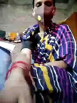 Snapshot of Poonam-bab chatting on December 6, 8:48 am Poonam-bab online show from December 6, 8:48 am