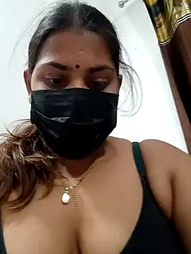 Snapshot of Hotmilfxox chatting on December 20, 4:04 pm Hotmilfxox online show from December 20, 4:04 pm