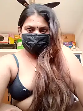 Snapshot of Hotmilfxox chatting on January 13, 10:36 am Hotmilfxox online show from January 13, 10:36 am