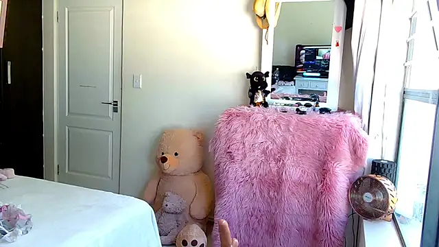Snapshot of Luscious_angell chatting on January 23, 7:43 am Luscious angell online show from January 23, 7:43 am