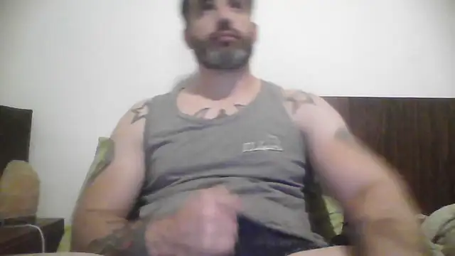 Snapshot of ozzypsico13 chatting on October 24, 2:19 am ozzypsico13 online show from October 24, 2:19 am