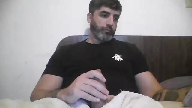 ozzypsico13 online show from May 6, 1:57 am