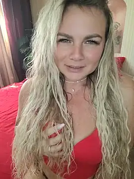 candy queeen online show from August 5, 4:15 am