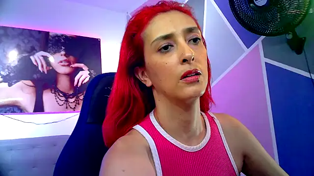 Snapshot of Ruby_Your_Milf chatting on December 21, 7:38 pm Ruby Your Milf online show from December 21, 7:38 pm