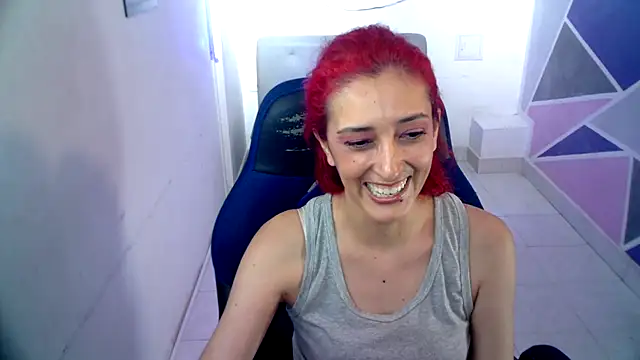 Snapshot of Ruby_Your_Milf chatting on December 29, 12:09 am Ruby Your Milf online show from December 29, 12:09 am