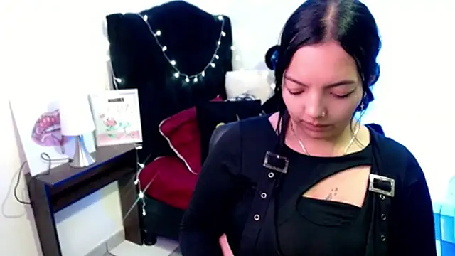 loren tits24 online show from June 27, 6:35 pm