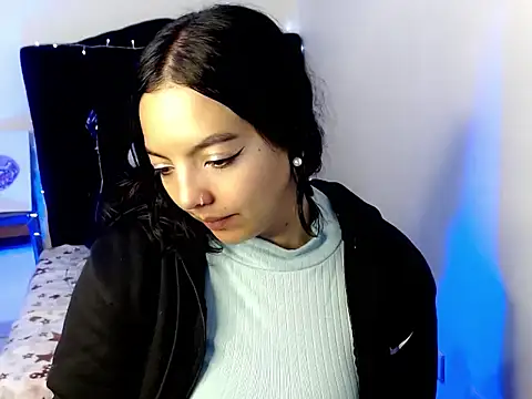 loren tits24 online show from August 2, 4:05 pm