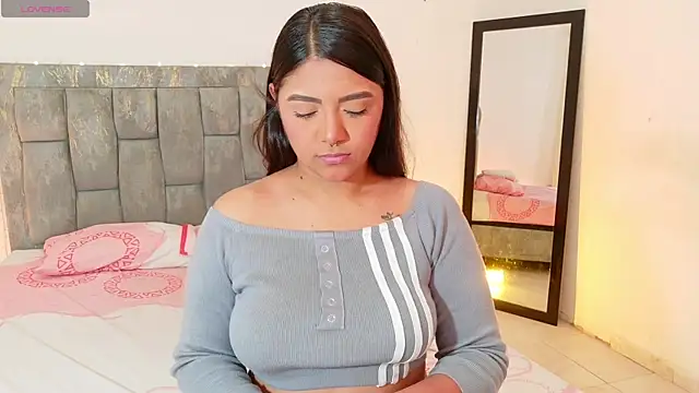 DIANEE 01 online show from May 31, 9:27 pm