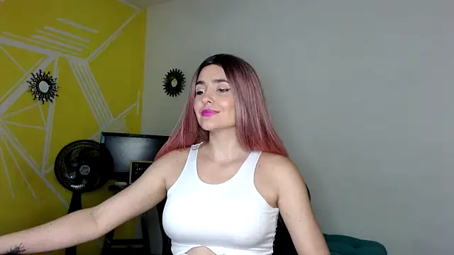 Nikolle Rouss online show from March 21, 12:07 am