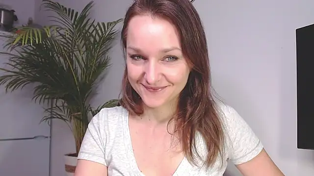 AliciaDesire online show from January 9, 7:52 am