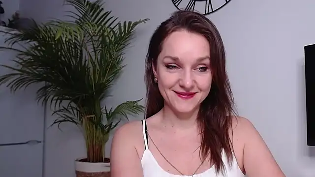 AliciaDesire online show from January 20, 7:58 am