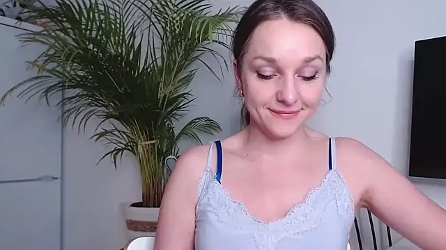 AliciaDesire online show from February 12, 3:27 pm