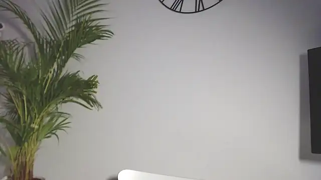 AliciaDesire online show from December 18, 7:14 am