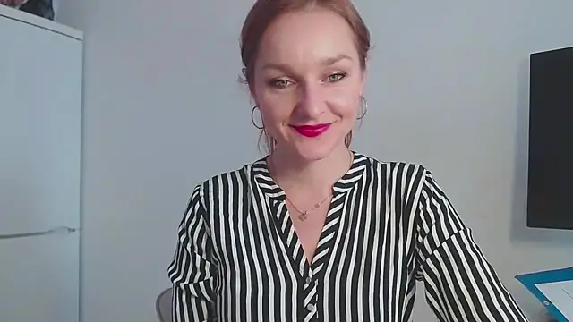 Snapshot of AliciaDesire chatting on February 24, 10:57 am AliciaDesire online show from February 24, 10:57 am