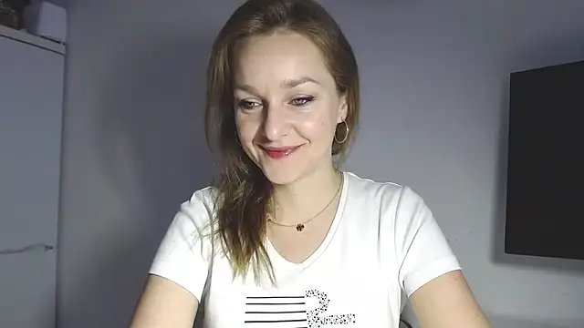 Snapshot of AliciaDesire chatting on March 3, 6:41 am AliciaDesire online show from March 3, 6:41 am