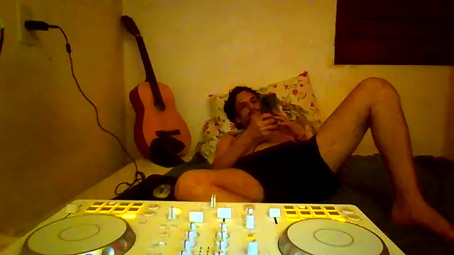 couplemilk online show from June 2, 2:35 am