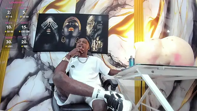 Snapshot of Thomas_shelbys chatting on December 21, 3:46 am Thomas shelbys online show from December 21, 3:46 am