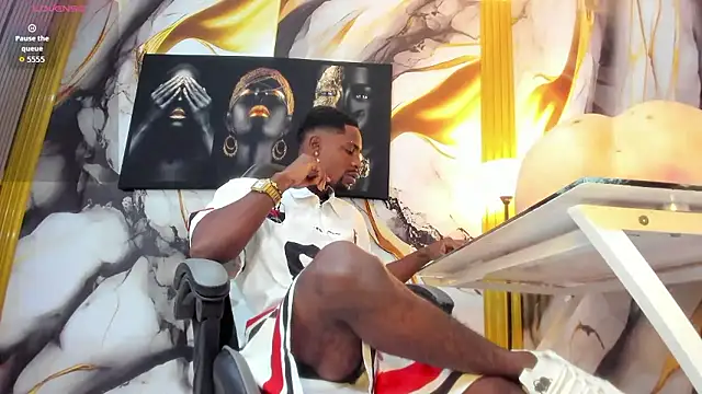 Snapshot of Thomas_shelbys chatting on January 13, 3:45 am Thomas shelbys online show from January 13, 3:45 am