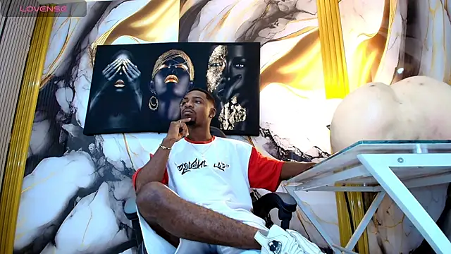 Thomas shelbys online show from April 12, 3:00 am