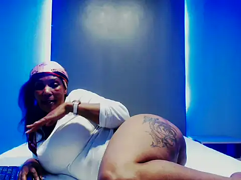 Juicyasss35xx online show from October 5, 6:39 pm