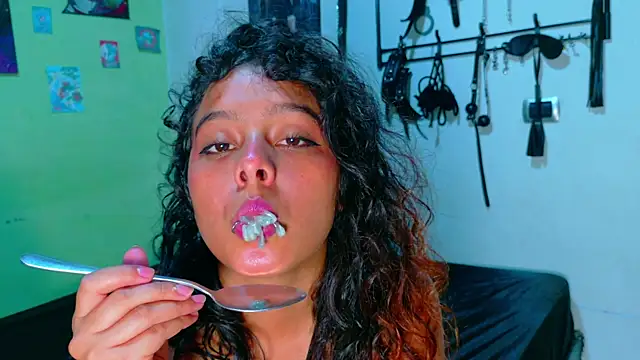 clydexxxbunny online show from April 16, 2:34 am