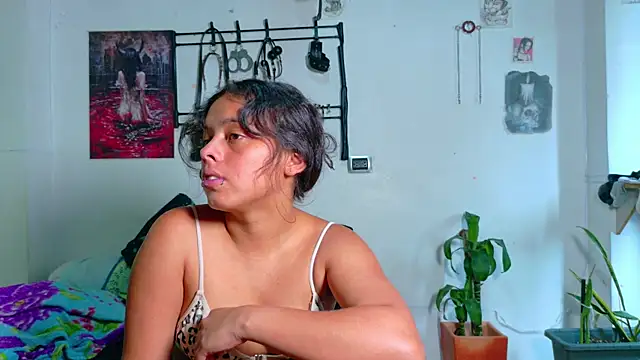 Snapshot of clydexxxbunny chatting on June 20, 7:49 pm clydexxxbunny online show from June 20, 7:49 pm