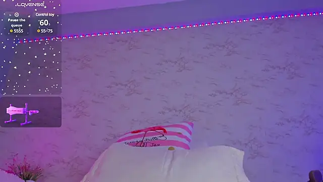 Hannablazze online show from December 29, 5:44 pm