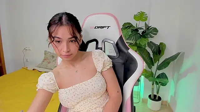 Adriennesexxx online show from February 7, 10:29 am