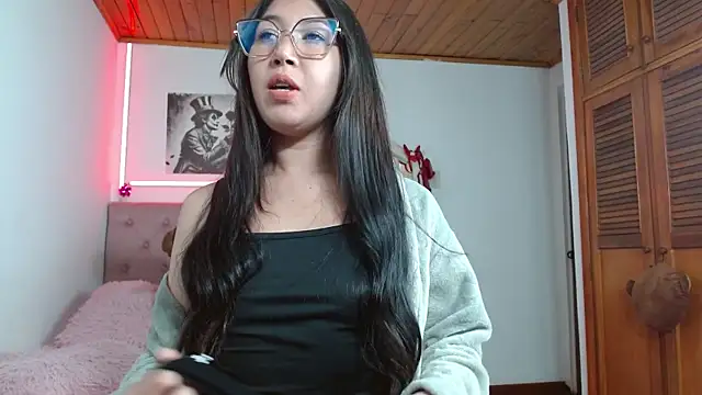 Snapshot of tifanny-squirt chatting on October 12, 1:04 am tifanny-squirt online show from October 12, 1:04 am