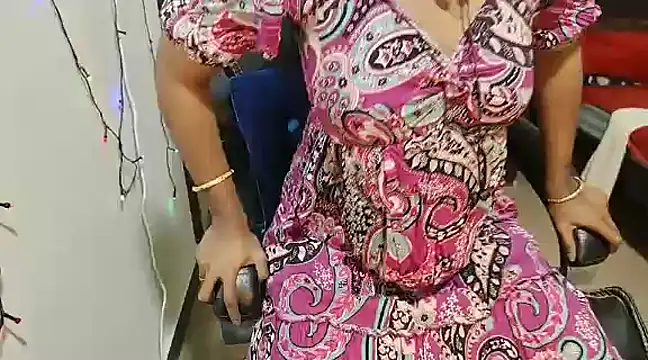 Snapshot of Anjali_cute-Pondati chatting on February 27, 4:20 am Anjali cute-Pondati online show from February 27, 4:20 am