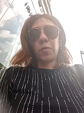 Lunababymylove online show from February 15, 10:21 pm