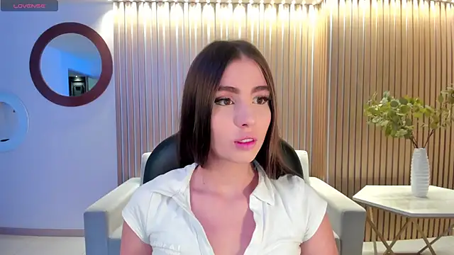 DolcieElliot online show from December 21, 12:06 pm